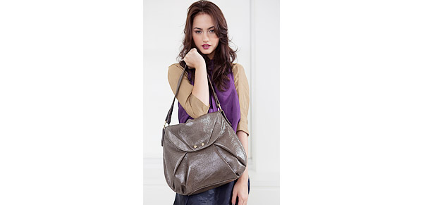 Kaia Peterka
    Cirque Handbag